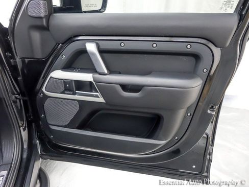 Used 2022 Land Rover Defender 110 X-Dynamic HSE AWD/4WD image 31