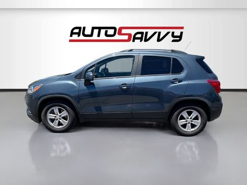 Used 2022 Chevrolet Trax LT w/ LT Convenience Package FWD image 4