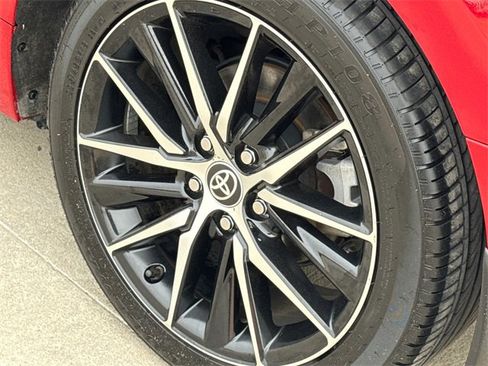 Used 2024 Toyota Camry SE image 13