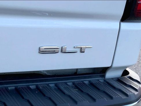 Used 2019 GMC Sierra 1500 SLT RWD image 9