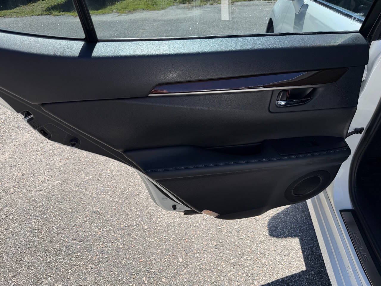 Used 2015 Lexus ES 350 w/ Luxury Package FWD image 40