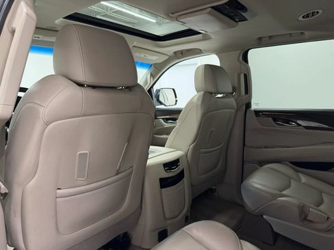 Used 2019 Cadillac Escalade Luxury RWD image 64
