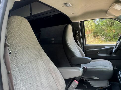 Used 2013 Chevrolet Express 3500 Extended w/ Power Package RWD image 21