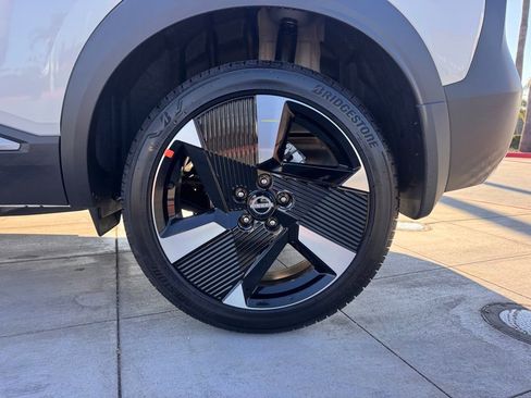 New 2026 Nissan Kicks SR w/ Illumination Package image 8