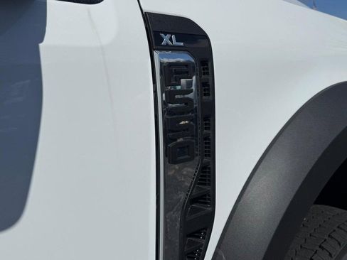 New 2026 Ford F550 4x4 Regular Cab Super Duty image 11