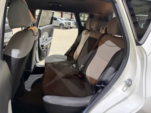 Used 2018 Kia Soul w/ Convenience Package FWD image 18
