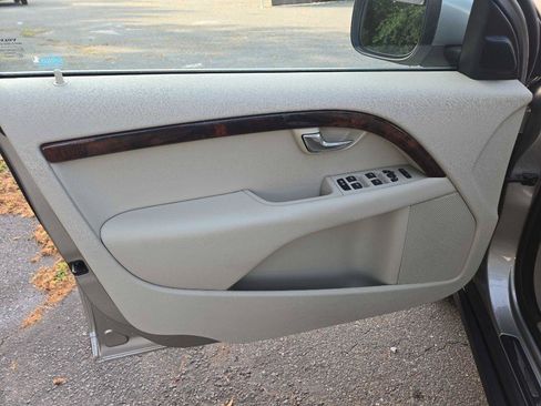 Used 2011 Volvo XC70 T6 AWD/4WD image 9