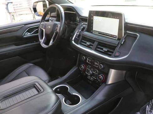 Used 2022 Chevrolet Tahoe Z71 w/ Luxury Package AWD/4WD image 13