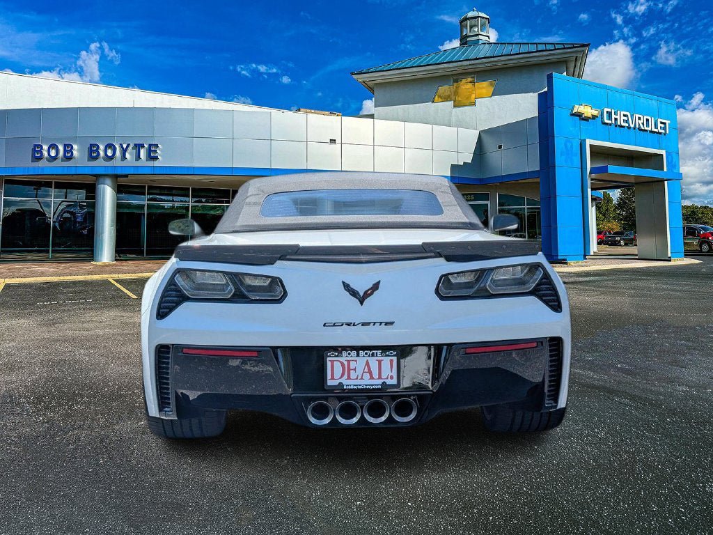 Used 2015 Chevrolet Corvette Z06 w/ 3LZ Preferred Equipment Group RWD image 4