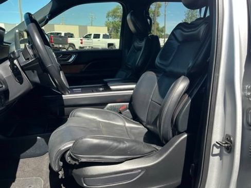 Used 2019 Lincoln Navigator Premiere AWD/4WD image 29