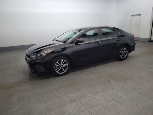 Used 2023 Kia Forte LXS FWD image 2