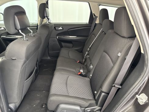 Used 2017 Dodge Journey SE w/ Flexible Seating Group image 15