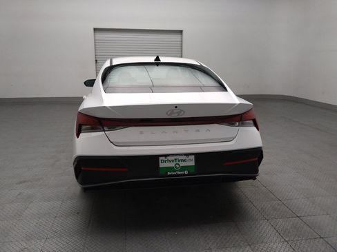 Used 2025 Hyundai Elantra SE FWD image 6