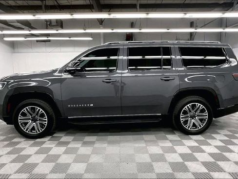 Used 2023 Jeep Wagoneer 4WD w/ Premium Group I image 13
