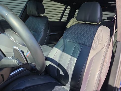 Used 2025 BMW X7 M60i AWD/4WD image 5