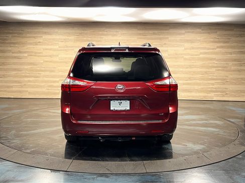 Used 2019 Toyota Sienna LE image 22