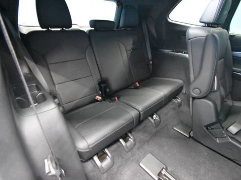 Used 2026 Buick Enclave Sport Touring AWD/4WD image 28