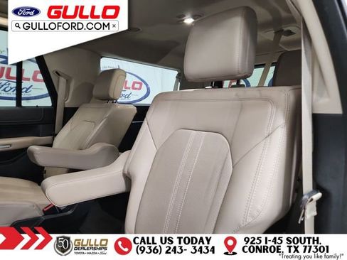 Used 2022 Ford Expedition Max Limited image 14