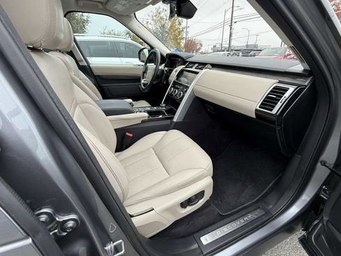 Used 2020 Land Rover Discovery HSE image 15