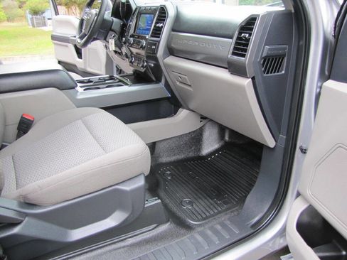 Used 2022 Ford F350 XLT w/ XLT Premium Package image 21