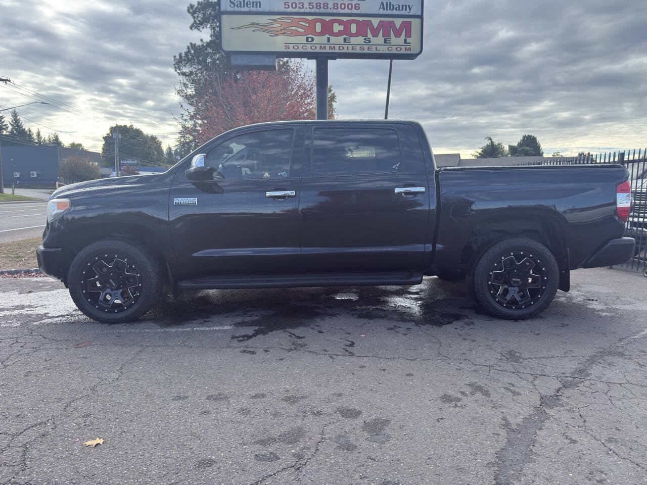 Used 2014 Toyota Tundra Platinum AWD/4WD image 2