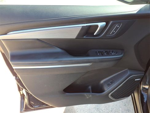 Used 2025 Buick Enclave Preferred image 16