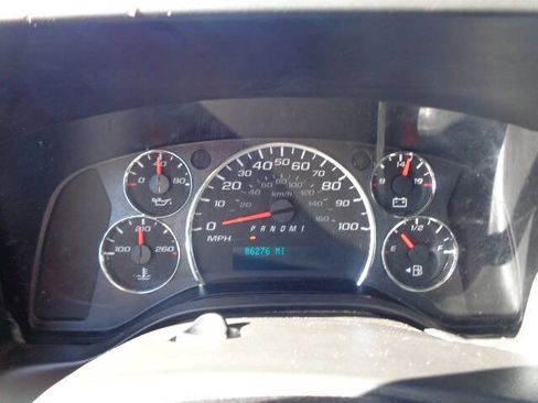 Used 2016 Chevrolet Express 2500 image 18
