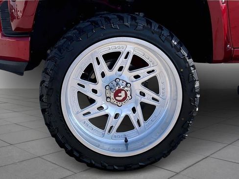 Used 2021 Chevrolet Silverado 1500 High Country w/ Technology Package image 11