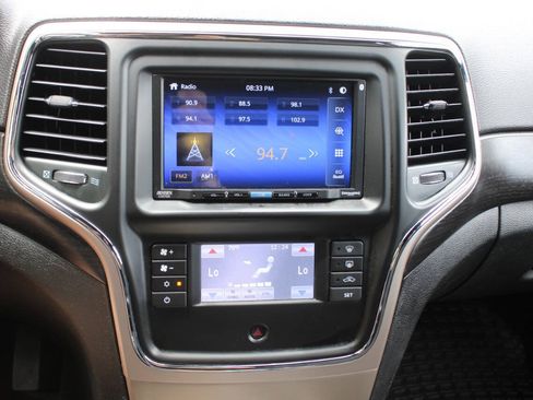 Used 2014 Jeep Grand Cherokee Laredo w/ 18" Wheel & 8.4" Radio Group AWD/4WD image 19