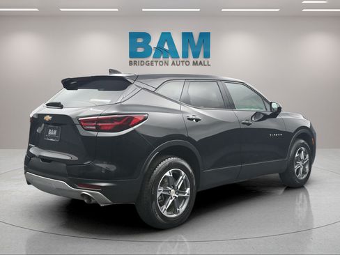 Used 2025 Chevrolet Blazer LT FWD image 6