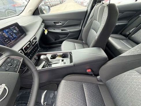 New 2026 Nissan Sentra SV w/ SV Convenience Package FWD image 20