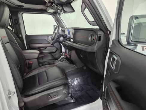 Certified 2025 Jeep Wrangler Unlimited Rubicon image 33