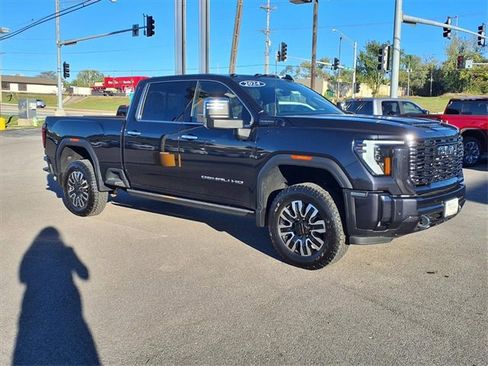 Used 2024 GMC Sierra 2500 Denali Ultimate image 4