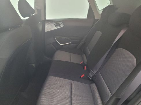 Used 2025 Kia Soul LX FWD image 18