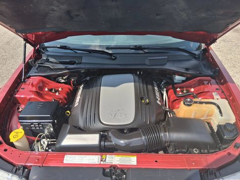 Used 2009 Chrysler 300 C RWD image 2