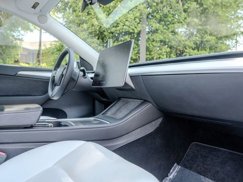 Used 2023 Tesla Model Y Performance image 21