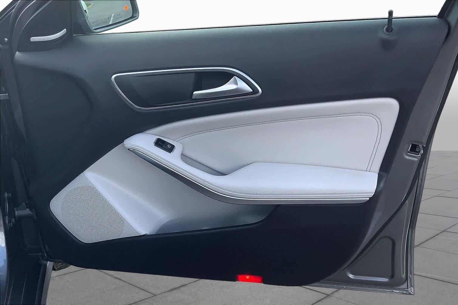 Used 2016 Mercedes-Benz GLA 250 image 22