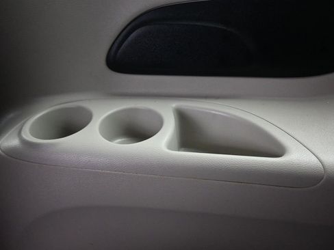 Used 2023 Chrysler Voyager LX image 42