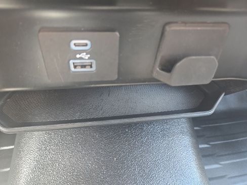Used 2022 Ford F150 XL w/ Equipment Group 101A High AWD/4WD image 18