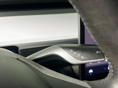 Used 2022 Tesla Model Y Long Range AWD/4WD image 23