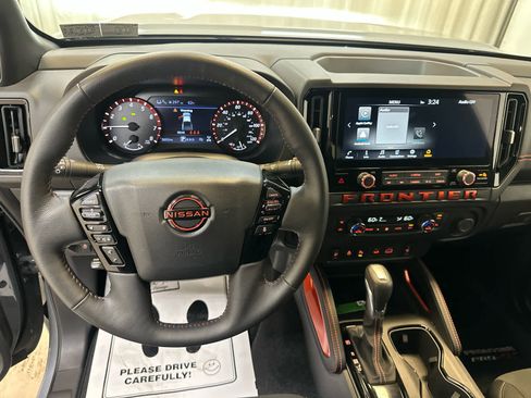 Certified 2025 Nissan Frontier PRO-4X w/ Pro Convenience Package AWD/4WD image 3
