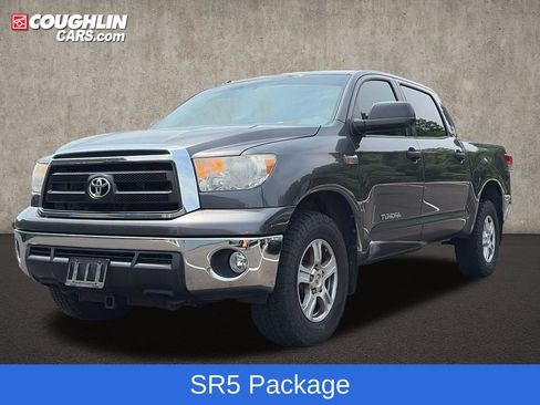 Used 2012 Toyota Tundra 4x4 CrewMax w/ SR5 Pkg image 4