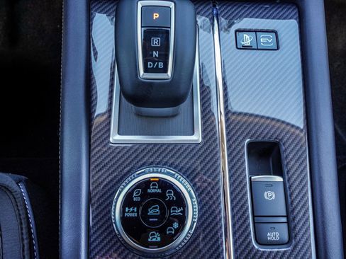 New 2025 Mitsubishi Outlander SE image 23