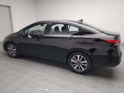 Used 2023 Nissan Versa SV image 3