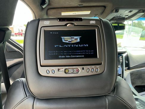 Used 2016 Cadillac Escalade Platinum AWD/4WD image 12