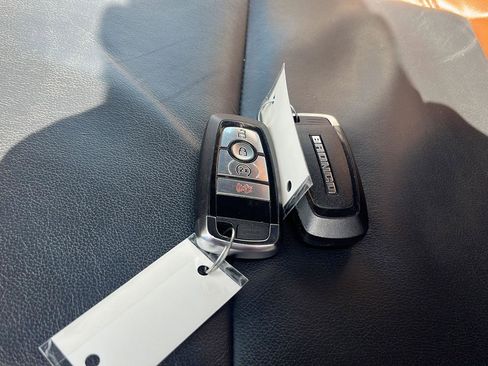 Used 2023 Ford Bronco Outer Banks AWD/4WD image 3
