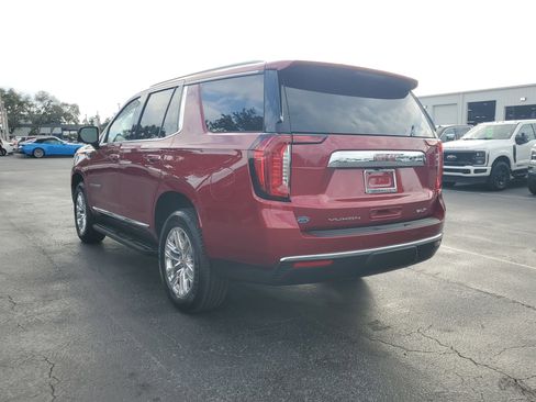 Used 2023 GMC Yukon SLT w/ SLT Luxury Package image 7