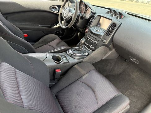 Used 2017 Nissan 370Z NISMO image 12