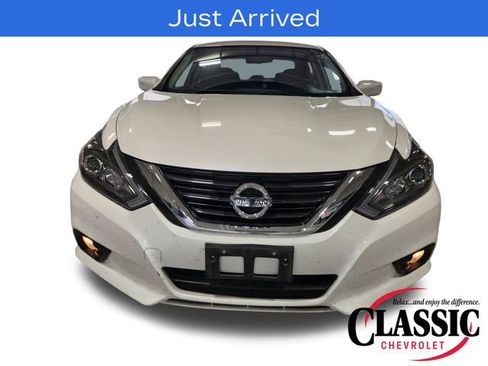 Used 2018 Nissan Altima 2.5 SR w/ SR Special Edition FWD image 3
