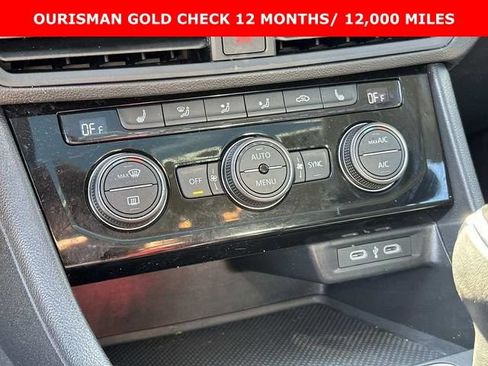 Used 2024 Volkswagen Jetta SE w/ Panoramic Sunroof Package FWD image 24